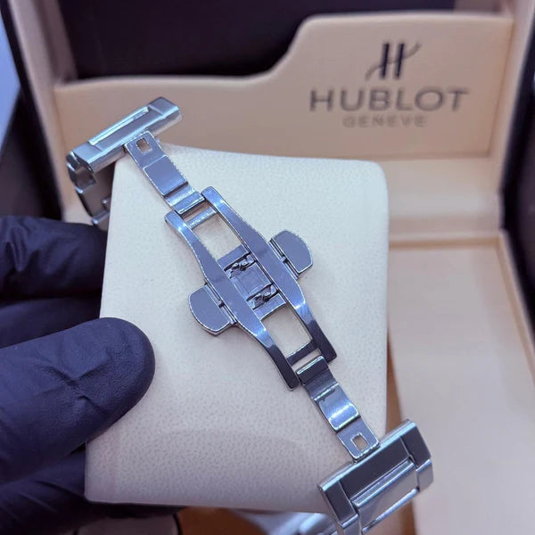 Hublot circle dail white colour
